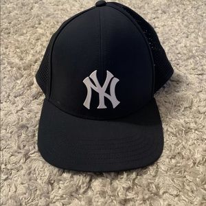 UnderArmor Yankee Hat